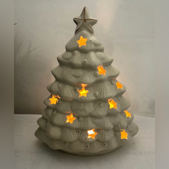 Ceramic Christmas Tree Tea Light Candle Holder With Star Cutouts - Picture 11 of 11